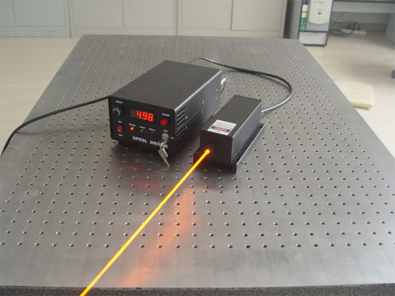 589nm 3500mw DPSS laser with TEM00 mode high power stability - Click Image to Close