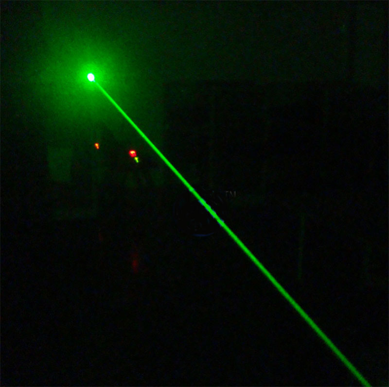Wide voltage Green laser module dot